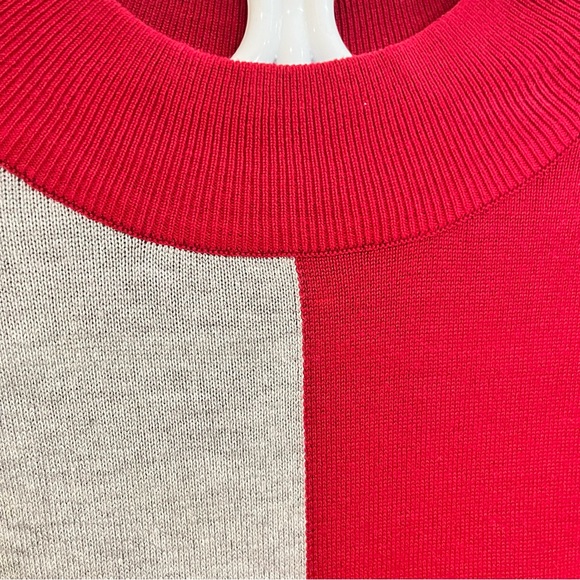 Emotions Red sweater with cat pattern and round neck. Very large size, plus size - Picture 5 of 6